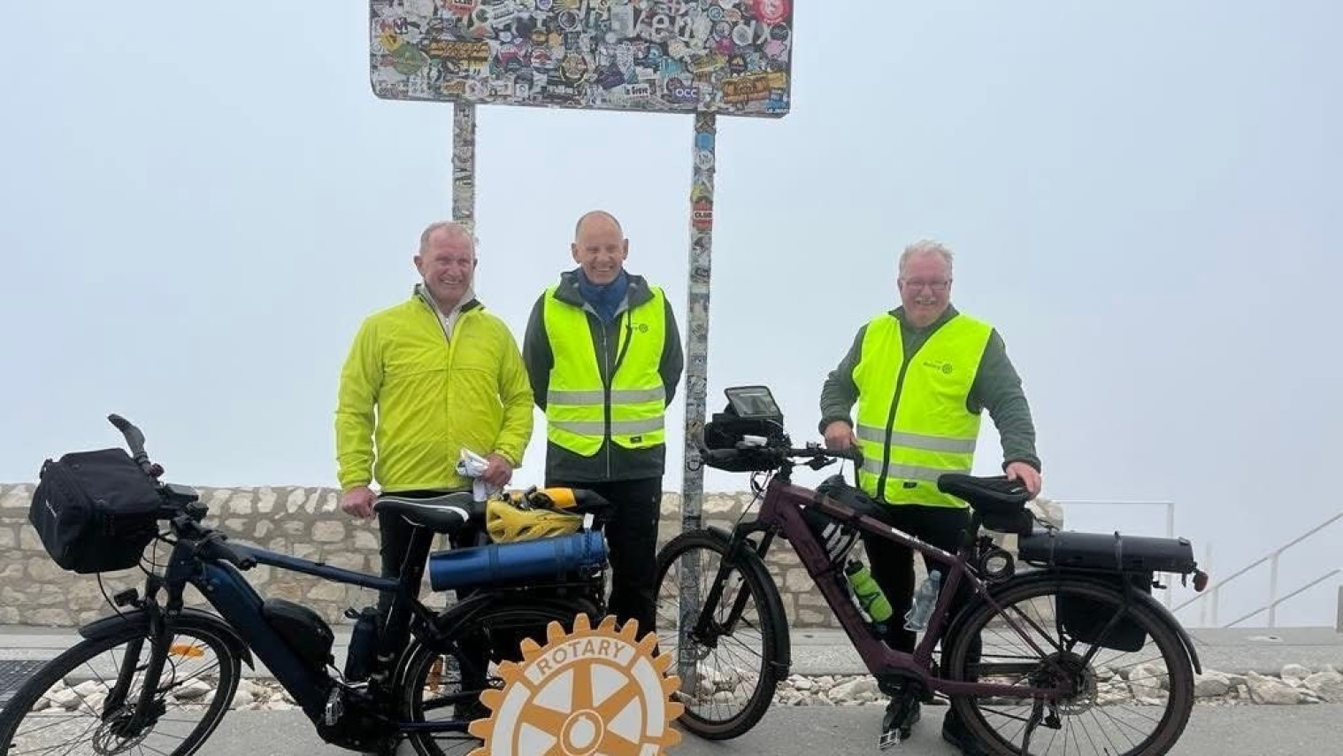 Ole, Nils og Jan på toppen av Mt Ventoux